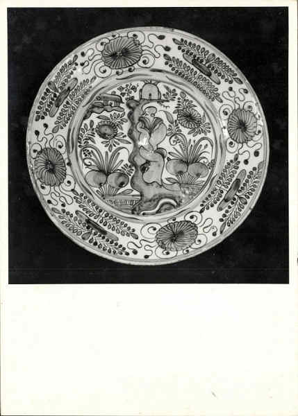 N.� 8 - Prato de faian�a s�c. XVII - Ed. do Museu Nacional de Machado de Castro - SD - Dim. 14,7x10,6 cm. - Col. Gra�a Maia