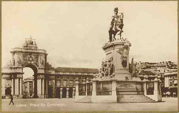 S/N - Lisboa. Pra�a Do Commercio - Sem Editor - S/D - Dimens�es: 13,5x8,5 cm (bordo dourado) - Col. Aur�lio Dinis Marta.