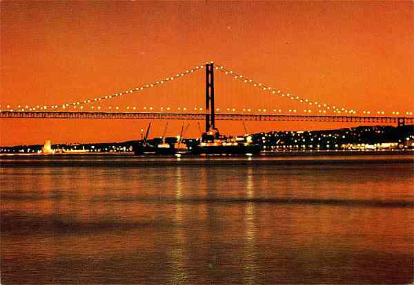 N.� 456 - LISBOA-Ponte Salazar (nocturno) - Edi��o Centro de Caridade "Nossa Senhora do Perp�tuo Socorro", PORTO - S/D - Dimens�es: 15x10,4 cm. - Col. HJCO (1973).