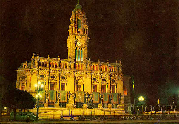 N.� 2111 - PORTO-PORTUGAL: C�mara do Porto (vista nocturna) - Edi��o do Centro de Caridade N� Sr� do Perp�tuo Socorro, Porto - S/D - Dimens�es: 15x10,5 cm. - Col. Manuel B�ia.