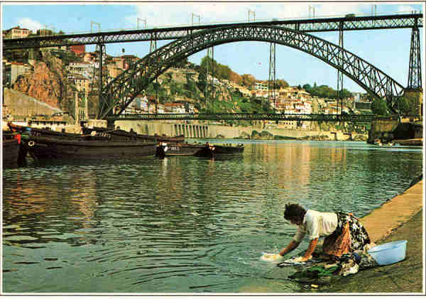 N.� 873 - PORTO Ponte D. Luis e rio Douro - Ed. Centro de Caridade Nossa Sr� do Perp�tuo Socorro, Porto - Dim 15x10,5 cm - Col. Mario Silva