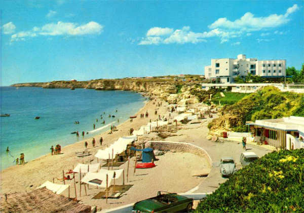 N.� 755/141 - ALGARVE Arma��o de P�ra Vista parcial da praia - Edi��o Portugal Tur�stico - S/D - Dimens�es: 14,5x10,2 cm. - Col. HJCO (Circulado em 1972)