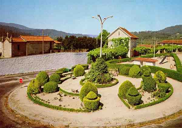 N.� 16 - Arouca: Jardim de Santo Ant�nio, Santa Eul�lia - Edi��o da C�mara Municipal de Arouca - S/D - Dimens�es: 14,9x10,4 cm. - Col. HJCO (1989).