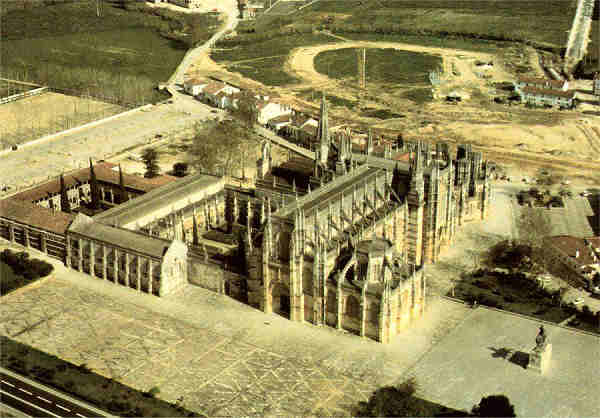 N.� 738 - Batalha - Mosteiro - Vista A�rea - Ed. D�lia - Dimens�es 15x10,5 cm. - Col. M�rio F. Silva.