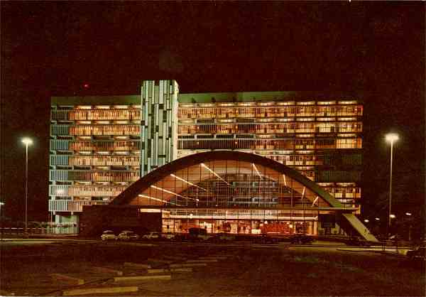 N.� 225 - BEIRA-Mo�ambique Esta��o dos Caminhos de Ferro - Edi��o C�MER, Trav. do Alecrim, 1 - Tel. 328775, Lisboa - S/D - Dimens�es: 15x10,4 - Col. Manuel B�ia (1970)