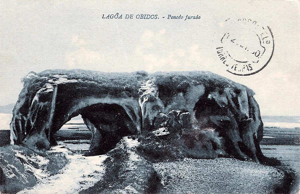 S/N - Portugal-Caldas da Rainha Lagoa de �bidos Penedo furado - Editor Jos� da Silva Dias (Editado em 1927) - Dimens�es: 14x9 cm. - Col. Miguel Chaby