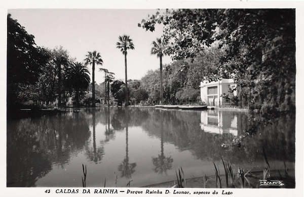N.� 43 - Portugal Caldas da Rainha Parque Rainha D. Leonor, aspecto do Lago - Editor Passaporte Loty (Editado em 1951) - Dimens�es: 9x14 cm. - Col. Miguel Chaby