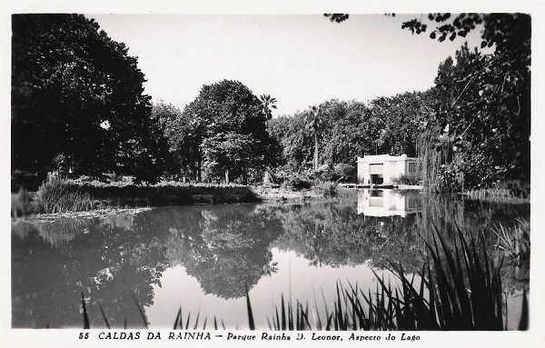 N.� 55 - Portugal Caldas da Rainha. Parque Rainha D. Leonor. Aspecto do Lago - Editor Passaporte Loty (Editado em 1951) - Dimens�es: 9x14 cm. - Col. Miguel Chaby