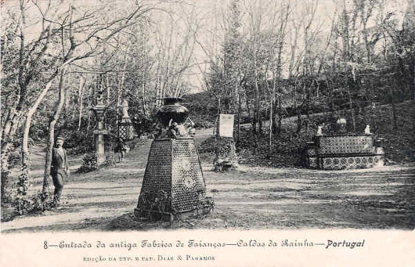 N.� 8 - Portugal Caldas da Rainha Entrada da Antiga F�brica de Faian�as - Editor Dias e Paramos (Editado em 1906) - Dimens�es: 9x14cm. - Col. Miguel Chaby
