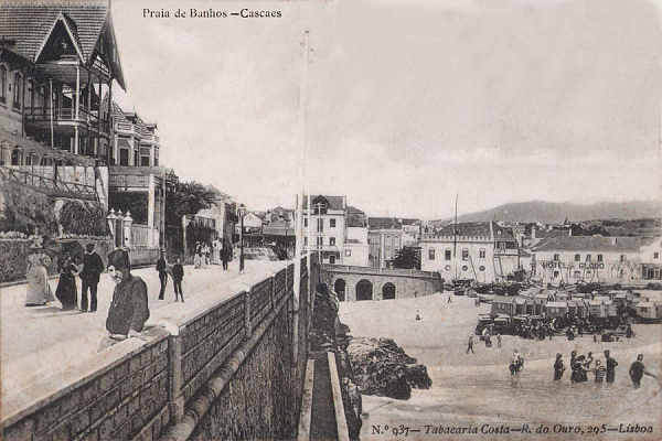 N� 937 - Praia de banhos, Cascaes - Edi��o Costa, Rua do Ouro 295, Lisboa - Dim. 137x91 mm - Col. A. Monge da Silva (c. 1905)