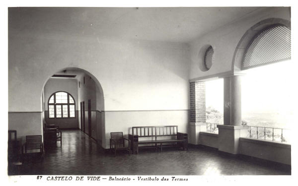 N� 57 - CASTELO DE VIDE. Balne�rio. Vest�bulo das Termas - Edi��o Passaporte Loti - Circulado em 1969 - Dim. 14,1x8,9 cm - Col. Am�lcar Monge da Silva