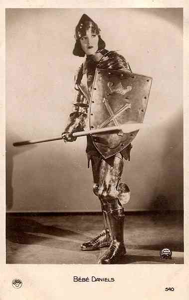 N.� 540 - B�b�Daniels Films Paramount - Made in France - Sem indica��odoeditor - S/D - Dimens�es: 8,7x13,8 cm. - Col. Carneiro da Silva (d�cada de 1930 - Filme: ?)