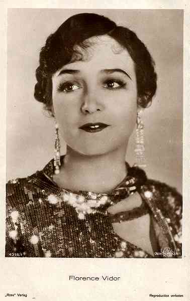 N.� 4318/1 - Florence Vidor Metro Goldwin Mayer - Sem indica��o da Edi��o - S/D - Dimens�es: 8,8x13,8 cm. - Col. Carneiro da Silva (d�cada de 1930 - Filme: Patriota)