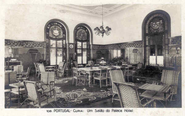 N� 108 - PORTUGAL - CURIA. Um Sal�o do Palace Hotel - Ed. Alexandre d'Almeida, Porto - Dim. 13,9x9,0 cm - 8-1935 - Col. A. Sim�es (105).