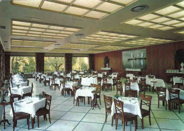 N� 955 - CURIA - Sala de Jantar do Hotel das Termas - Ed. Postal da amizade - 14,7x10,4 cm - Circ 5/1973 - Col. A. Sim�es 1096.