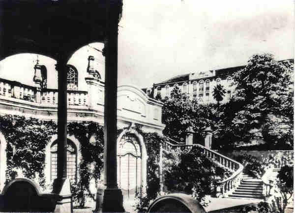 SN - A Curia espera-o - Ed. Grande Bazar de Arte de Regional - Dim. 14,2x10,2 cm. - Col. A. Sim�es (243-3)(foto preto)(ver 243-4-verso).