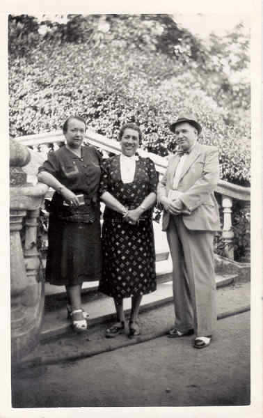 SN - Recorda��o nas Escadas para o Terra�o - Fotografia Gevaert 1942 - Dim. 13,8x8,8 cm - Col. A Sim�es (403).