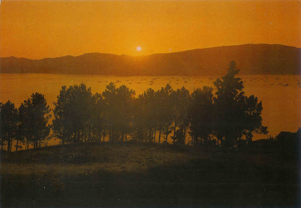 SN - Deposito legal B. 38.323 - Editor n�o indicado - XIX - SD - Circulado em 1977 - Dim. 15x10,4 cm - Col. M. Soares Lopes.