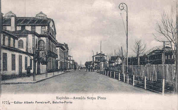 N� 177/2 - Portugal. Espinho. Avenida Serpa Pinto - Editor Alberto Ferreira (1910) - Dim. 14x9 cm. - Col. M. Chaby