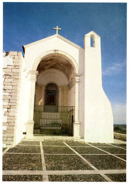 S/N - Edi��opatrocinada pela C. M. de Estremoz Capela dos Inocentes - Av.Duque de Loul�, 70 3� Dt� Lisboa Tel. 525370 - S/D - Dimens�es: 10,5x15 cm. - Col. Manuel B�ia