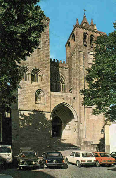 N.� 1011 - �vora Catedral Fachada - Ed. Centro de Caridade N� S� Perp�tuo Socorro - Dimens�es 14,9x10 cm. - col. M�rio F. Silva.