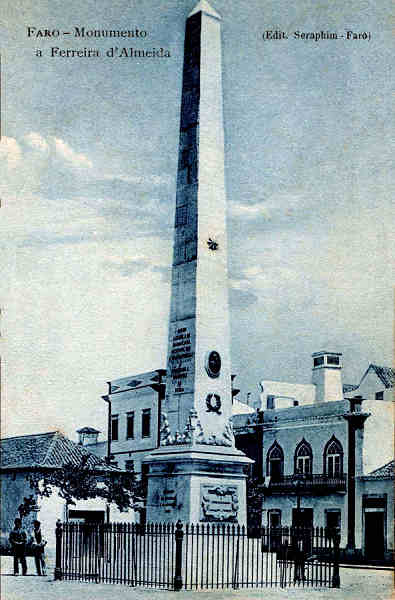 SN - FARO. Monumento a Ferreira de Almeida - Editor n�o indicado - Cerca de 1920 - Dim. 13,9x8,9 cm. - Col. A. Monge da Silva.