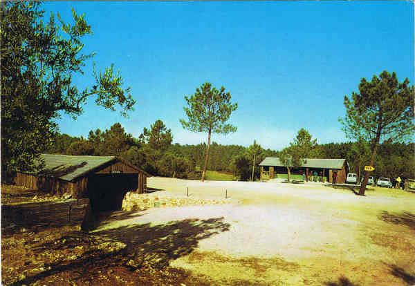 Mod. 002 - GRUTAS DA MOEDA - F�tima - Portugal - Vista panor�mica da entrada da Gruta - Ed. LITO OF. ARTISTAS REUNIDOS-Porto - SD Dim. 15x10,4 cm - Col. Manuel B�ia