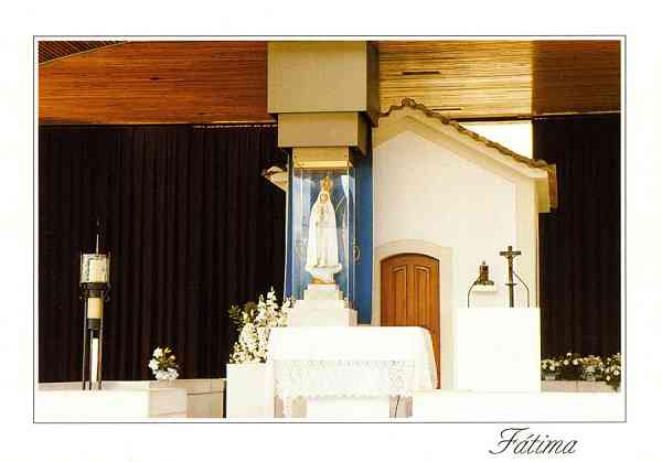 N.� 1597 - F�TIMA-PORTUGAL A imagem de N.� Sr.� de F�tima na capelinha - Edi��o do Centro de Caridade "Nossa Senhora do Perp�tuo Socorro" PORTO - S/D - Dimens�es: 14,9x10,4 cm. - Col. Manuel B�ia.