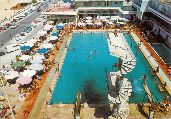 N� 226 - Figueira da Foz. Piscina - Ed. Arte e Triunfo - SD - Dim. 15x10,5 cm - Col. M. Soares Lopes