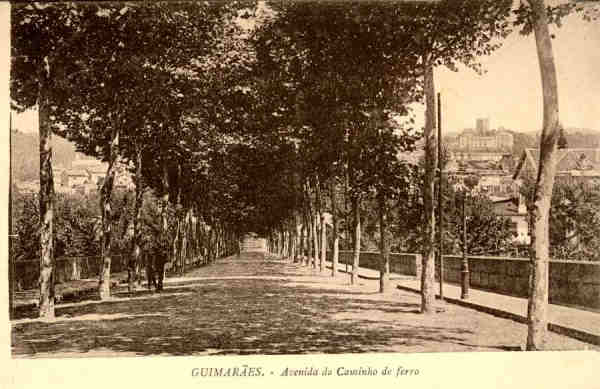 S/N - Guimar�es: Avenida do Caminho de Ferro - Sem indica��o do editor - S/D - Dimens�es: 14,1x9 cm. - Col. Aur�lio Dinis Marta.