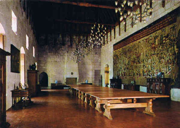 N.� 265 - GUIMAR�ES (Portugal) Pa�o dos Duques. Sal�o de Banquetes - Colec��o Passaporte (LOTY)- TEL.572850-LISBOA - SD - Dim. 14,6x10,5 cm - Col. F�tima B�ia (1985)