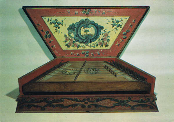 N.� 11 - Guimar�es - Portugal Museu Martins Sarmento - Salt�rio (Rio de Janeiro - 1762) - Ed. da SOCIEDADE MARTINS SARMENTO Foto F. Guimar�es Lito. Nacional-Porto - SD - Dim. 14,9x10,5 cm - Col. F�tima B�ia (1985)