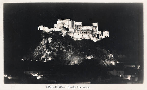 N� 1058 - Portugal. Leiria - Castelo Iliminado - Editor Dulia (1960)_DIM 140X90 - Dimens�es: 9x14 cm. - Col. Miguel Chaby