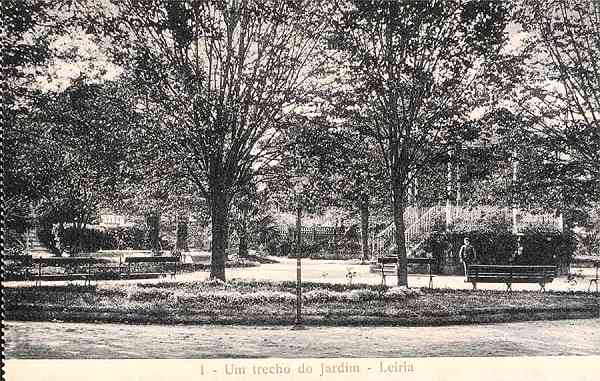 N.� 1 - Um trecho do jardim - Leiria - Sem indica��o do editor - Dimens�es: 14x9 cm. - Col. R. Gaspar.