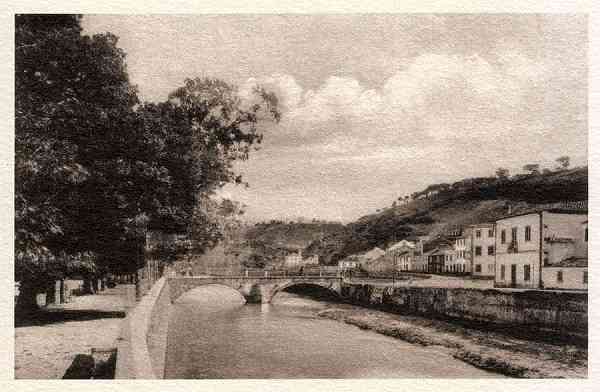 S/N - LEIRIA-Portugal Um aspecto das margens do rio Lis - Editor Comiss�o de Iniciativa - S/D - Dimens�es: 14x9 cm . - (circulado em 31/8/1933) - Col. R. Gaspar.