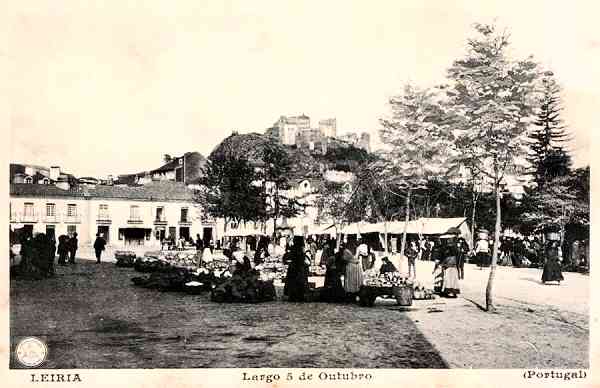 S/N - LEIRIA-Largo 5 de Outubro-(Portugal) - Edi��o Adelino Pereira, Figueira da Foz - S/D - Dimens�es: 14x9 cm. - Col. R. Gaspar.