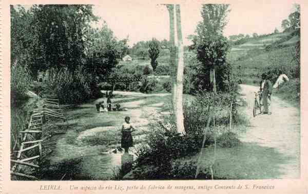 S/N - LEIRIA-Um aspecto do Rio Liz, perto da f�brica de moagem-antigo convento de S. Francisco - Editor n�o indicado - Dimens�es: 14x9 cm. - Col. R. Gaspar.