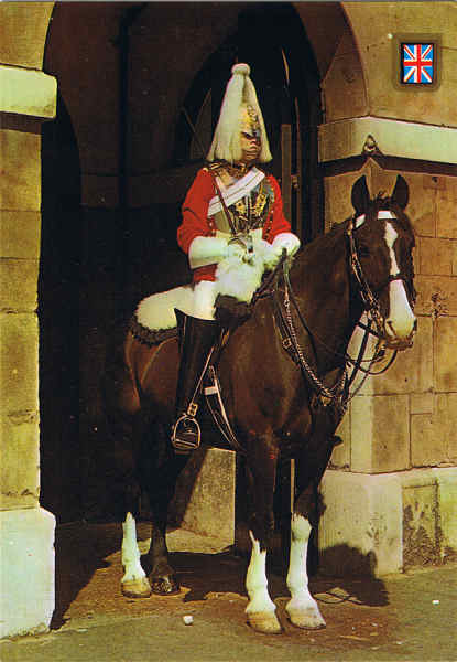N.� 69 - LONDON. A Sentry of the Life Guards - Ed. FISA-Great Britain-LONDON Golden Shield Palaudarias, 26 Barcelona - Printed in Spain - SD - Dim. 10,3x14,8 cm - Col. Manuel B�ia (1986)