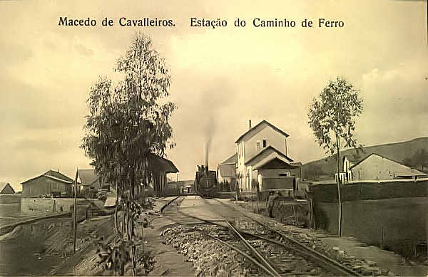S/N - Macedo de Cavalleiros: Esta��o do Caminho de Ferro - Edi��o de Adriano Rodrigues, Bragan�a - S/D - Dimens�es: 13,6x8,7 cm. - Col. Aur�lio Dinis Marta.