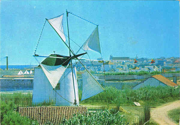 N.� 864 - PENICHE (Estremadura - Portugal) - Moinho e vista parcial - Ed. Colec��o Passaporte (LOTY) - TEL. 52850 - LISBOA - SD - Dim. 15x10,4 cm - Col. Manuel B�ia (1990).