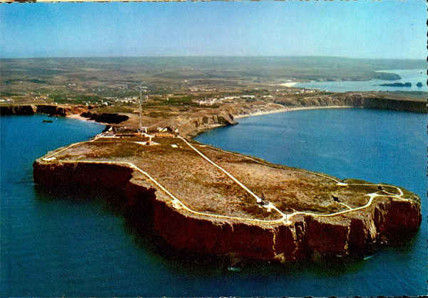 N.� 463 - ALGARVE Ponta de Sagres, vista do ar - Portugal Tur�stico - S/D - Dimens�es: 14,8x10,2 cm. - Col. HJCO (Circulado em 1973)