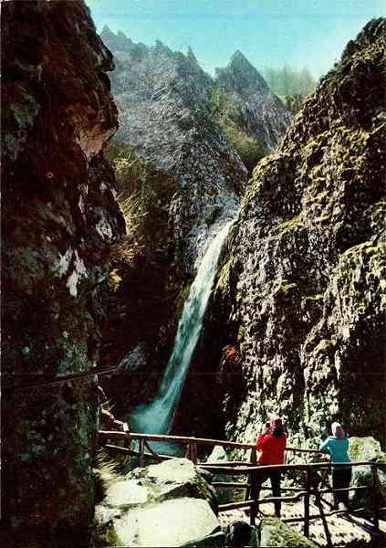 S/N - SERRA DA ESTRELA. Po�o do Inferno (Manteigas) - Colec��o A. Passaporte �Loty�, tel. 52850, Lisboa -  S/D - Dimens�es: 10,4x14,7 cm. - Col. HJCO.