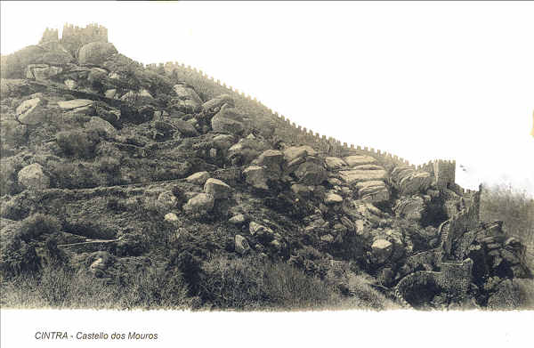 SN - SINTRA. Castello dos Mouros - Edi��o Tabacaria Ingleza, Pra�a do Duque da Terceira, 18 Lisboa - SD - Dim.13,7x9 cm - Col. A. Monge da silva (cerca de 1910)