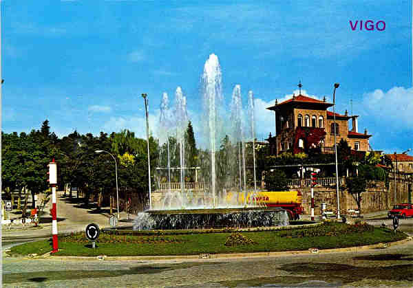 N.� 146 - VIGO: Plaza de Espa�a - Edi��o ARRIBAS, Zaragoza - S/D - Dimens�es: 14,9x10,4 cm. - Col. Gaspar Albino (1960).