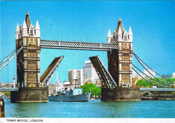 LO 903 - LONDON. TOWER BRIDGE - Ed. COLOURMASTER INTERNATIONAL Photo Precision Limited, St. Ives, Huntingdon Printed in Great Britain PT9993 - SD Dim. 14,9x10,4 cm - Col. Manuel B�ia (1986).