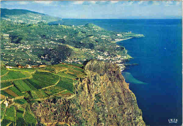 N.� MD319 CABO GIR�O (Madeira) O 2� mais alto promont�rio do mundo - Ed. Francisco Ribeiro - Rua Nova de S. Pedro, 27 telef. 23930 FUNCHAL- MADEIRA - SD - Dim. 15x10,4 cm - Col. Manuel e F�tima B�ia (1975).