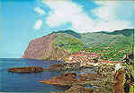 N.� 12 MADEIRA C�mara de Lobos e ao fundo Cabo Gir�o - Ed. PERESTRELLOS-PHOTOGRAPHOS Impresso da Noruega - SD - Dim. 14,9x10,4 cm - Col. Manuel e F�tima B�ia (1975).