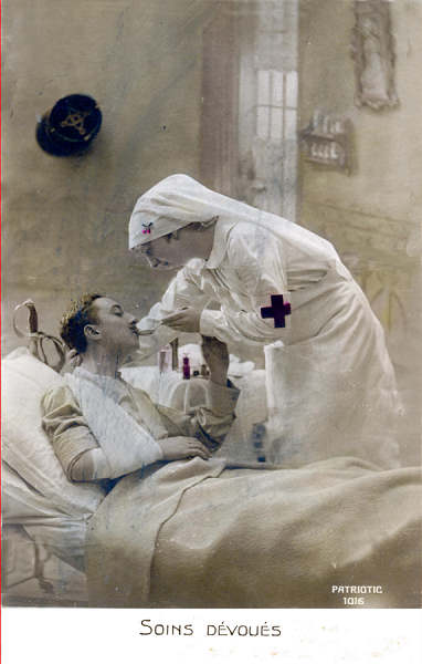 S�rie Patriotic N� 1016 - Soins d�vou�s- Editor AOE, Fran�a - Dim. 14x8,8 cm - Col. Am�lcar Monge da Silva (cerca de 1918)