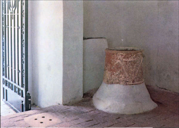 N� 19 - MOURA. Po�o �rabe - Edi��o C�mara Municipal de Moura (1980) - Dim. 15x10,5 cm - Col. A. Monge da Silva