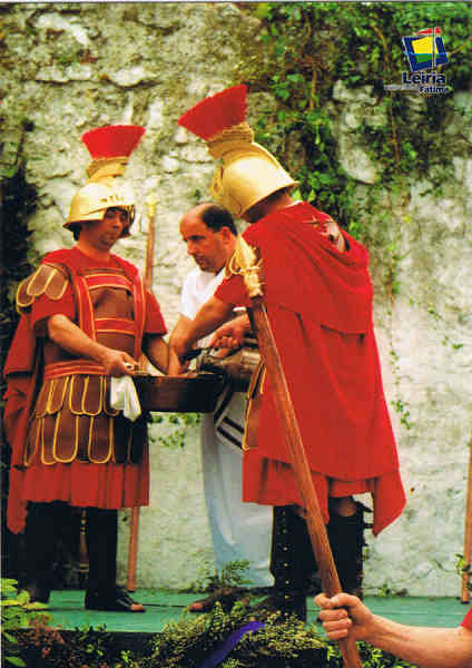 S/N -  Via Sacra ao Vivo. Castelo de Our�m. Sexta-Feira Santa - 15 Horas - Ed. RTL/F - 2002 - www.rt-leiriafatima.pt - Dim. 10,5x15 cm. - Col. Manuel B�ia (2009)